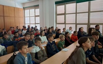 Učenici VI. osnovne škole Varaždin ponovno sudjelovali na Danu i noći na PMF-u 2025.