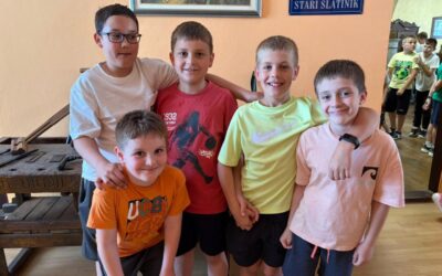 Učenici VI. osnovne škole Varaždin na natjecanju Stvaram legićima u Starom Slatiniku