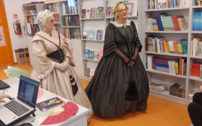 Dame u povijesnim haljinama u našoj školi