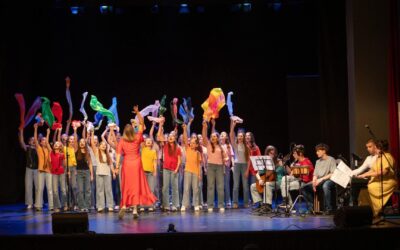 Pjevački zbor i ansambl škole pobjednici 9. Festivala dječjeg glazbenog stvaralaštva